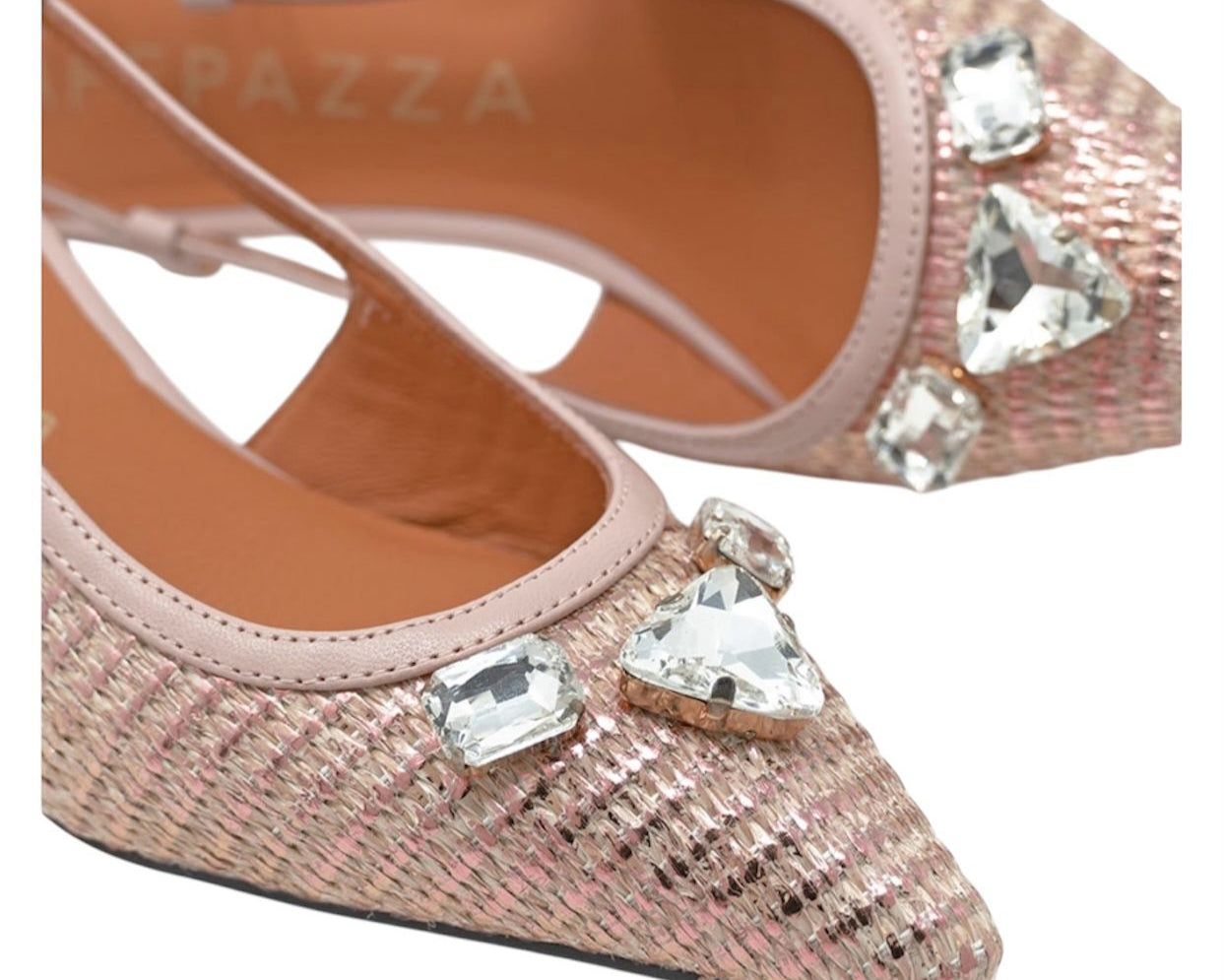 DèCOLLETTè CHANEL DONNA “APEPAZZA” DEMETRA 06 PRIMAVERA ESTATE 2025 CIPRIA